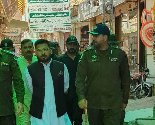 اسلام آباد (ٹی این ایس) ڈی پی او اٹک کیپٹن (ر) علی بن طارق کی قیادت میں فلیگ مارچ، اٹک پولیس ہائی الرٹ