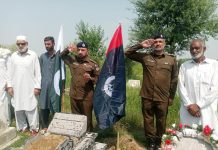 اسلام آباد (ٹی این ایس) 27 اگست 2005ء کو ایک پولیس والا مرا نہیں امر ھوا تھا، وہ آج بھی ڈیوٹی پر ہے۔