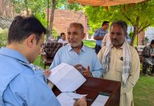 اسلام آباد (ٹی این ایس) پولیس شہریوں کے مسائل کے فوری حل کے لیے پرعزم۔ڈی آئی جی اسلام آباد علی وسیم کی اپنی دفتر میں کھلی کچہری