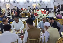 ہری پور (ٹی این ایس) ہری پور میں مسلم لیگ ن کے رہنما اور سینیٹر عابد شیر علی کی بارات پہنچ گئی، بارات میں گورنر سندھ نہال ہاشمی سمیت مسلم لیگ ن کی مرکزی قیادت نے شرکت کی۔
