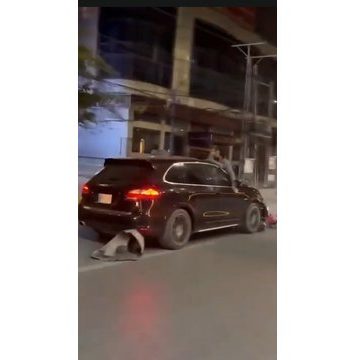 راولپنڈی (ٹی این ایس) مری روڈپر گاڑی کے بونٹ پر سوار شخص کی ویڈیو وائرل ہونے کا معاملہ
