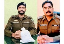 راولپنڈی (ٹی این ایس) ایس ایچ او واہ کینٹ احسن علی کی سربراہی میں انچارج چوکی 4 عامر عباس کی ھمراہ پولیس ٹیم کاروائی ۔