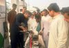 اسلام آباد (ٹی این ایس) وزیر مملکت خزانہ اور ریلوے بلال اظہر کیانی کے وزیراعظم فیول ریلیف سکیم پر عمل درآمد کے حوالے سے جہلم، سوہاوہ اور دینہ میں پٹرول پمپس اور رجسٹریشن کیمپس کے مسلسل دوسرے روز دورے