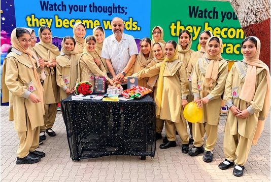 اسلام آباد (ٹی این ایس) 5 اکتوبر: اساتذہ کرا م کو ہر سطح پر عزت وتکریم دی جائے: چوہدری عبیداللہ وفاقی وصوبائی حکومتیں ٹیچرز کمیونٹی کو ریلوے ، پی آئی اے اور عوامی مقامات پر سہولتیں دیں ترقی بلند وبالا عمارتوں،جدید ٹیکنالوجی سے نہیں اساتذہ کرام کی مرہون منت کہلاتی ہے