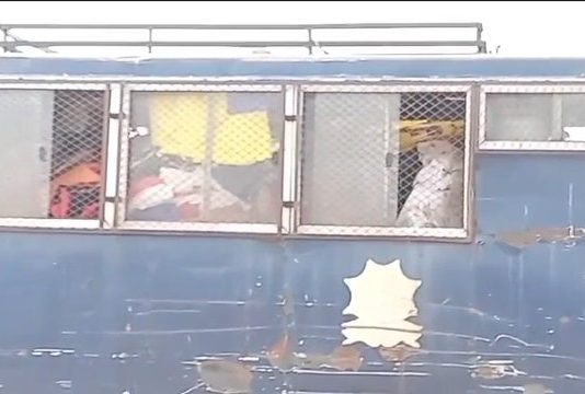 لاہور (ٹی این ایس) لاہور میں ایک لاکھ سے زائد پتنگیں اور ہزاروں ڈوریں نذرِ آتش