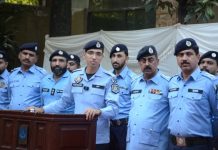 اسلام آباد (ٹی این ایس) تھانہ کورال پولیس نے موثر کارروائی کرتے ہوئے خاتون کے اندھے قتل کا قلیل وقت میں سراغ لگا لیا اور قتل میں ملوث تین ملزمان کو گرفتار کرلیا ہے