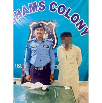 اسلام آباد (ٹی این ایس) پولیس نے دو ہفتوں کے دوران جرائم پیشہ عناصر کے خلاف مؤثر کارروائیوں میں 498 اشتہاری و عدالتی مفروران سمیت 73 منشیات فروشوں کو گرفتار کر لیا