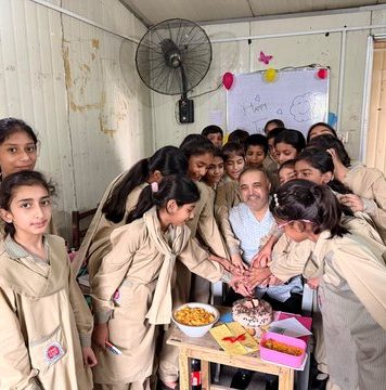 اسلام آباد (ٹی این ایس) عالمی یوم اساتذ ہ” نونہالوں کا ٹیچرز کیلئے سلام اور دعائیں مثالی معاشرے کیلئے اساتذہ کرا م کو ہر سطح پر عزت دی جائے: چوہدری عبیداللہ وفاقی وصوبائی حکومتیں ٹیچرز کمیونٹی کو ریلوے ، پی آئی اے اور عوامی مقامات پر سہولتیں دیں