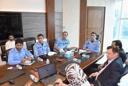 اسلام آباد (ٹی این ایس) انسپکٹر جنرل آف پولیس اسلام آباد کیپٹن ریٹائرڈ محمد سہیل چوہدری نے مسیحی برادری کے نمائندوں سے ملاقات کی،