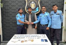 اسلام آباد (ٹی این ایس) ،تھانہ کوہسار اور تھانہ آبپارہ پولیس نے مجموعی کاروائیوں میں ایک ماہ کے دوران 5 کڑوڑ 85 لاکھ مالیت کا سامان مسروقہ اصل مالکان کے حوالے کر دیا