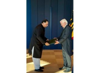برلن (ٹی این ایس) سفیرِ پاکستان سلمان شریف کی طرف سے جرمنی کے صدر کو سفارتی اسناد پیش