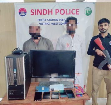 کراچی (ٹی این ایس) تھانہ پیرآباد پولیس کی کارروائی، چوری اور چھینے گئے موبائل فونز کے آئی ایم ای آئی نمبر تبدیل کرنے والے دو ملزمان گرفتار 7 موبائل فونز، کمپیوٹر سیٹ، 12 یو ایس بی ڈیوائسز اور دیگر سامان برآمد، چوکی انچارج ایس آئی پی ارسلان بابر کی نگرانی میں کارروائی