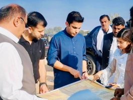 اسلام آباد (ٹی این ایس) سی ڈی اے کی اسلام آباد میں غیر قانونی تجاوزات کے خلاف بلاامتیاز کارروائیاں تیز، سرکاری اراضی واگزار جس کی مالیت تقریباً 1,300 ارب روپے شہریوں کی جانب سے اربوں روپے مالیت کی سرکاری اراضی واگزار کرانے اور اسلام آباد کے مختلف سیکٹرز میں طویل عرصے سے تعطل کا شکار ترقیاتی سرگرمیوں کی بحالی کا خیرمقدم
