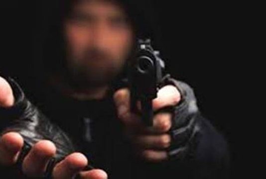 اسلام آباد (ٹی این ایس) گذشتہ 24 گھنٹوں کے دوران مختلف علاقوں میں گن پوائنٹ پر ڈکیتی کے پانچ واقعات رپورٹ ہوئے،