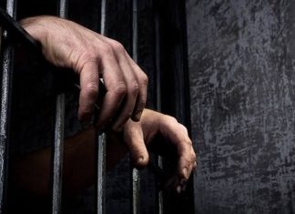 اسلام آباد( ٹی این ایس) راولپنڈی کے تھانہ دھمیال پولیس نے گھر میں ماں بیٹی کو قتل کرنے والے ملزم کو گرفتار کرلیا۔