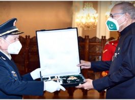 President confers Nishan-e-Imtiaz Military on Chinese Defense Minister