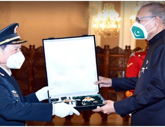 President confers Nishan-e-Imtiaz Military on Chinese Defense Minister