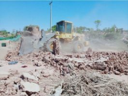 CDA administration is conducting operations against illegal constructions and encroachments.In this regard