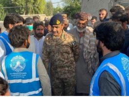 Commander Balochistan Corps visits earthquake hit areas.
