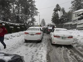 Emergency declared in Pakistan’s Murree as stranded tourists die after overnight snowfall