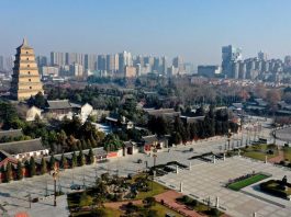 China Focus: Xi’an strives to guarantee normal function under COVID-19 resurgence