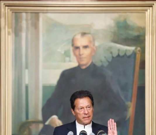 PM unveils incentives package to attract investment in export-oriented industries