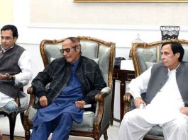 Shujaat removes Moonis as parliamentary group leader in NA