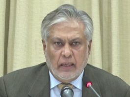 Govt will not confiscate commercial banks’ dollars, clarifies Dar