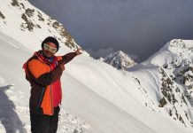 Islamabad (TNS) : Pakistani mountaineer Asif Bhatti stuck on Nanga parbat peak due to bad weather.