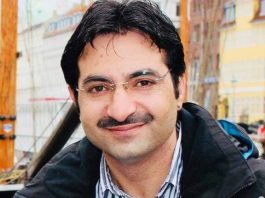 SWAT (TNS) : A senior journalist from Swat, KPK Fayyaz Zafar was arrested by Swat police after being tortured in the office of Deputy Commissioner Swat.