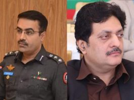 Tangwani (TNS) : Tangwani Deputy Commissioner Manoor Ali Mithiani and successful negotiations between the protesters.