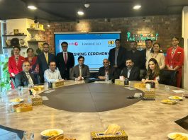 Karachi (TNS) : Fly Jinnah, Pakistan’s low-cost airline, has partnered with 1-Link to streamline payments for flight bookings. Under this innovative collaboration, passengers will have a dedicated time window to confirm their bookings by completing the payment process, offering unmatched flexibility and convenience. 1-Link, which is Pakistan’s largest payment gateway and switch system will enable customers with any bank account to easily complete their bookings by making payments from their phone or laptop, eliminating the need to visit a physical Fly Jinnah office for the transaction. At the core of this partnership is a dedication to providing Fly Jinnah customers with a seamless booking experience. What sets this partnership apart is the array of payment channels available to customers. Payments can be made through various means, including any bank’s branch or ATM connected to the extensive 1-Link network. Additionally, customers can swiftly complete their transactions through their bank’s website or mobile app integrated with 1-Link. This diversity of payment options empowers travelers to choose the method that best suits their preferences. Fly Jinnah’s dedication to customer satisfaction extends beyond the booking process, as the airline has consistently been recognized for its best-in-class offerings. Most recently, it achieved the top ranking for flight punctuality and regularity by the General Civil Aviation Authority (GCAA). This partnership with 1-Link exemplifies Fly Jinnah’s unwavering commitment to elevating the travel experience. It empowers passengers to plan their journeys with ease and convenience.