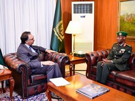 Islamabad(TNS): Foreign Minister @JalilJilani received Rwanda’s Chief of Defence Staff Lt Gen Mubarakh Muganaga at the Ministry of Foreign Affairs, Islamabad.