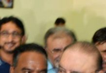 Islamabad(TNS): Asif Ali Zardari congratulates presidential candidate Asghar Ali Mubarak on becoming the President of Pakistan.