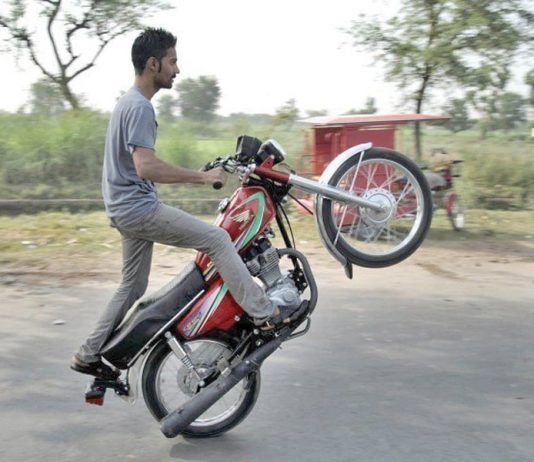 Rawalpindi(TNS) : One-Wheeling: A Daunting Challenge for traffic police