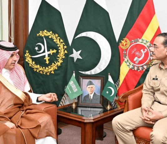 Rawalpindi(TNS): Meeting of the Saudi Defense Minister with the Army Chief; Acknowledgment of Pakistan Army’s services against terrorism.