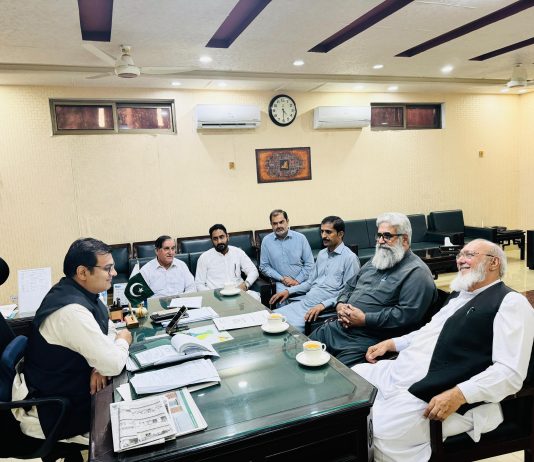 Haripur(TNS): The delegation of Haripur Public Forum met Deputy Commissioner Haripur, discussed important issues including health facilities, encroachments, the delegation of public forum led by Chairman Muhammad Saeed Qazi Advocate met Deputy Commissioner Haripur Shuzab Abbas to the people of Haripur district. * Meet to resolve important issues.