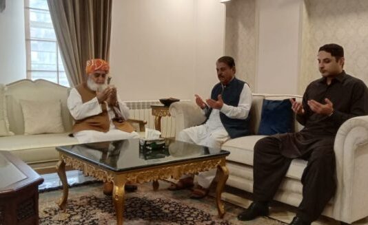 Islamabad(TNS) : JUI-F chief visits Nasar House to offer condolences