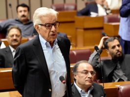 ISLAMABAD (TNS) If PTI continues with this attitude, negotiations cannot take place, Khawaja Asif