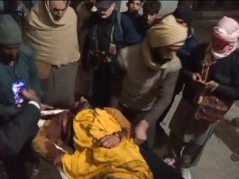 Rustam (TNS) Near Rustam, Shikarpur, armed assailants attempted to rob the leader of the Domki community