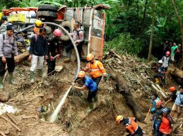 Islamabad (TNS) PM Shehbaz Sharif, DPM Ishaq Dar express solidarity with Indonesia over Java landslides, floods