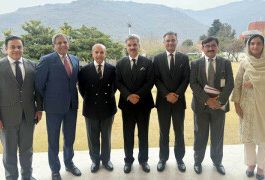 ISLAMABAD (TNS) Prime Minister meets Chief Justice of Pakistan, discusses country’s economic situation, security challenges