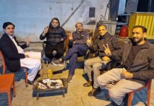 ISLAMABAD (TNS) Senior journalist Rana Imran Latif meets PFUJ Secretary General Arshad Ansari