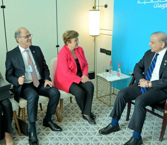 ISLAMABAD (TNS) Prime Minister Shahbaz Sharif praises federal ministers for reaching IMF deal