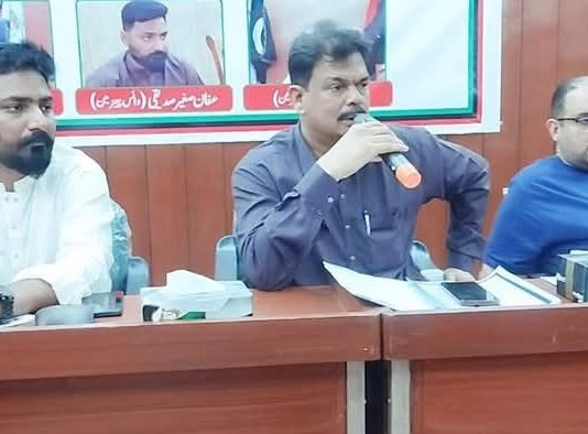 KARACHI (TNS) Karachi Chairman Orangi Town Haji Jameel Zia, along with Vice Chairman Affan Saghir Siddiqui, Municipal Commissioner Agha Fahad, and other officials, presented the third revised and proposed budget of Orangi Town Municipal Corporation for the fiscal year 2025–2026, with a total volume of Rs. 1.607 billion