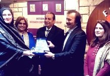 ISLAMABAD (TNS) Special Assistant to the Prime Minister of Pakistan Haroon Akhtar presented a commemorative shield to the founder president of Kurram Chamber of Commerce and Industry Parachinar, Dr. Humera Ambreen, for her outstanding services.