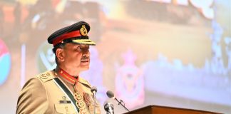 ISLAMABAD (TNS) Fitnatul Khawarij or Pakistan, choose one, Field Marshal’s two-pronged message to Afghanistan.