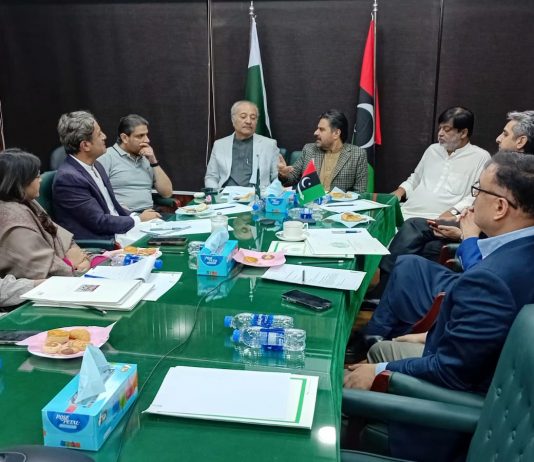 KARACHI (TNS) All political parties will be taken into confidence for framing new local government laws: Nasir Hussain Shah