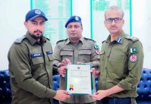 Islamabad (TNS) DPO Khanewal Awards Certificate of Appreciation to SHO Arslan Amjad Sahi for Exemplary Performance