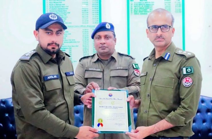 Islamabad (TNS) DPO Khanewal Awards Certificate of Appreciation to SHO Arslan Amjad Sahi for Exemplary Performance